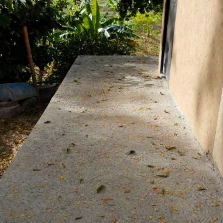 Julio de 2024, arena y grava, para construcción de muro y corredor de  vivienda