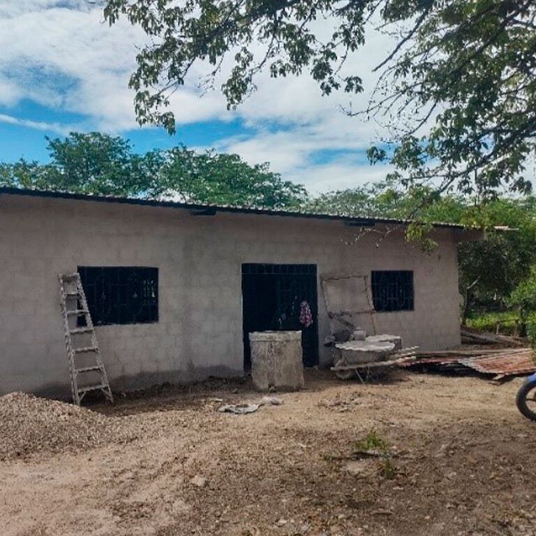 Junio de 2024, arena y grava,  para la remodelación y construcción de vivienda